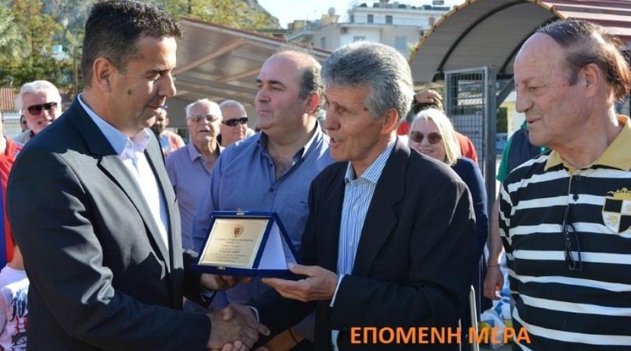 Τίμησε τον παλαίμαχο ποδοσφαιριστή του Πανιωνιου Γιώργο Δέδε ο Δήμαρχος Ναυπλιέων Δημήτρης Κωστούρος